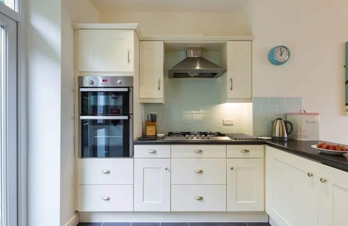 Borth-y-Gest Cottage | 5 Star Cottages (Sleeps 16), Amazing Sea & Mountain Views