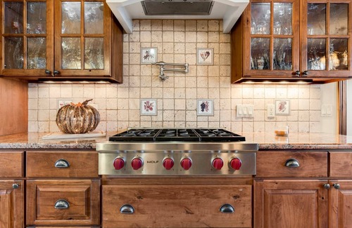 Grand Lake House | 5 Star - Executive Lakeview Vacation Rental for those who want the BEST!