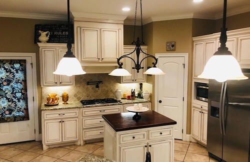 Ruston House | 5 star French country manor near LaTech and Squire Creek Golf Course