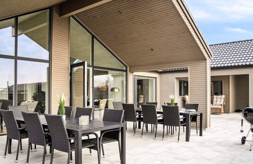 Hasmark Strand House | 5 star holiday home in Otterup