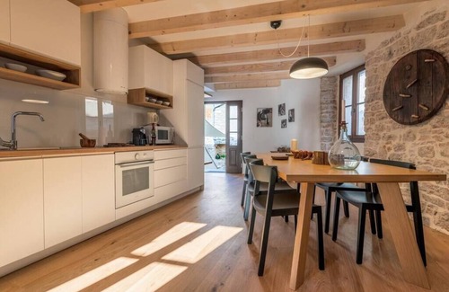 Bale House | 5 star holiday home in the old town of Bale