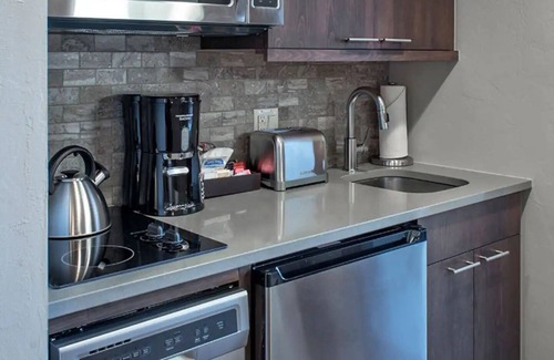 Breckenridge Condo | 5 Star Luxury, family-friendly 2BR Ski-in/Ski-out in Grand Colorado at Peak 8