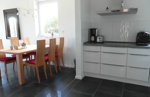 Borkum Apartment | 5 Star New 2014 with garden for up to 5 people, very individual