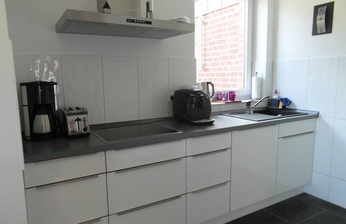 Borkum Apartment | 5 Star New 2014 with garden for up to 5 people, very individual
