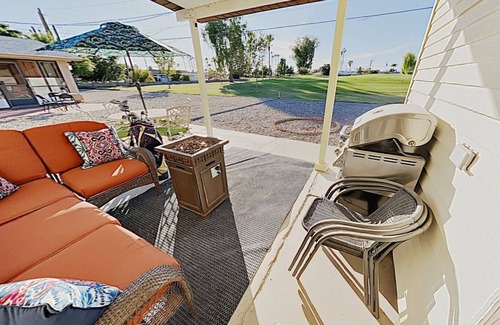 Newlife House | 5 star resort home on the golf course, 2 bdr,2 bath,fire pit,smart tvs,barbecue