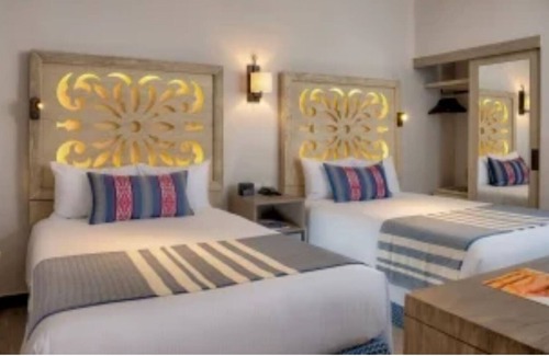 Zona Dorada Resort | 5 Star Resorts in Mazatlan at Pueblo Bonito Golden Zone or Emerald Bay.