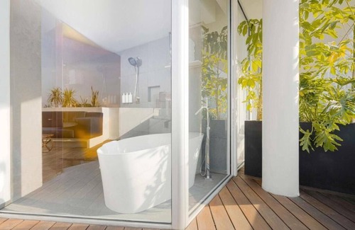 Hipodromo Hotel | 5-Star Retreat with Spa & Wellness - Explore Monumento a los Niños & City Charms