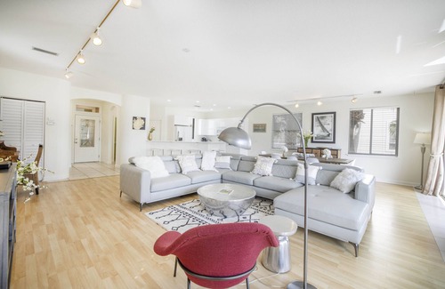 Siesta Key House | 5 STAR SIESTA KEY, 80 STEPS to BEACH, LUXURY POOL, 6 BEDROOMS, SPACIOUS LIVING
