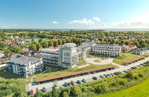Ostseebad Wustrow Apartment | 5-star vacation apartment Dünenrast with a view over the Saaler Bodden