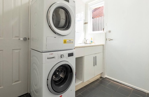 Beechboro House | 5 Swan Valley Special 3BR 1.5 BTH