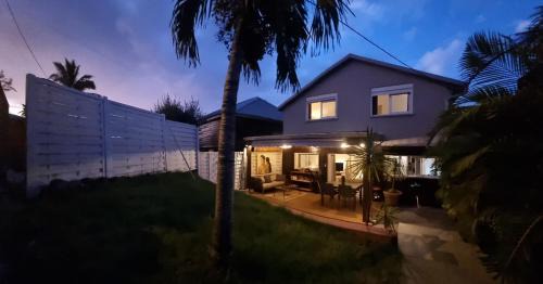 Grand Fond Villa | 5* Villa Saya T3 neuve à 100m de la plage