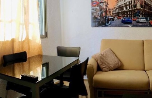 Bellas Vistas Apartment | 50% DISCOUNT .REINA VICTORIA APARTMENTS FREE WIFI- CENTRAL