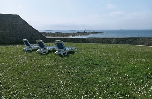 Plougasnou Apartment | 50 m from the beach, t2 apartment