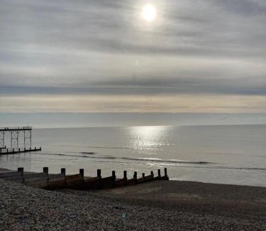 Bognor Regis Apartment | 50 meters from Beach.