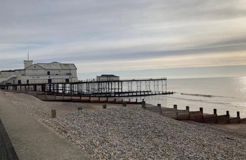Bognor Regis Apartment | 50 meters from Beach.