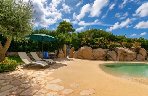 Pittulongu Villa | 50 meters from the sea with pool