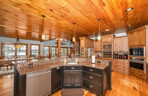 Moultonborough House | 5000 Square Foot Winnipesaukee Luxury Home For 14 With 455 Feet of Waterfront
