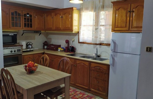 Sitia House | 500m from the sea, with a nice view, bing yard Admire the sunrise.