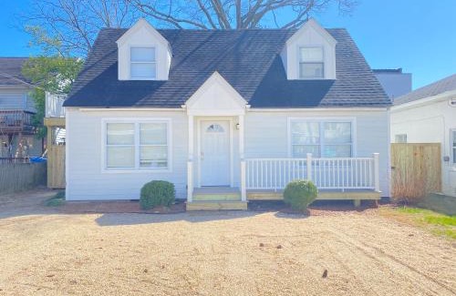 Northeast Virginia Beach House | 508 A The Shore Break Cottage