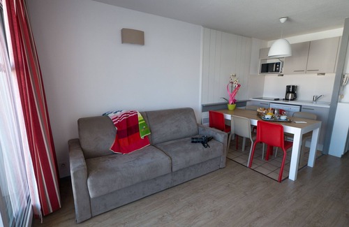 Hendaye Condo | 50m de la Plage! Studio pour 4 + Wi-Fi Gratuit