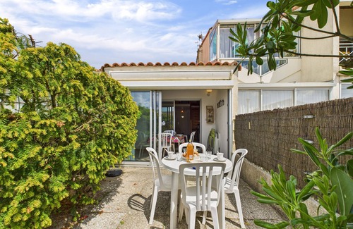 Longeville-sur-Mer Apartment | 50m from beach - Apartment for 5 - Terrace