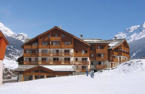 Val Cenis Apartment | 50m from ski slopes, fitness, swimming pool, balcony, tv, 30m², Val Cenis