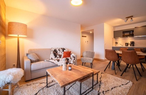 Valmorel Apartment | 50m from ski slopes, 4th floor, view mountain, balcony, tv, 54m², Valmorel