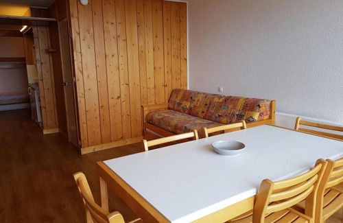 Arc-1600 Apartment | 50m from ski slopes, 3rd floor, view valley, balcony, tv, ski locker, 35m², Les Arcs