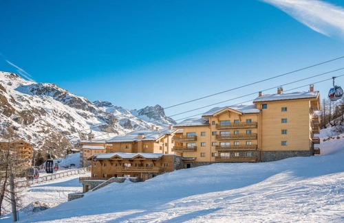 Les Boisses Apartment | 50m from ski slopes, 5th floor, fitness, swimming pool, sauna, hammam, balcony, tv, ski locker, 78m²