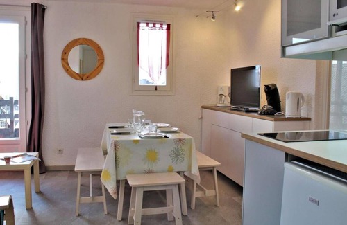 Risoul Apartment | 50m from ski slopes, 6th floor, balcony, tv, ski locker, 28m², Risoul