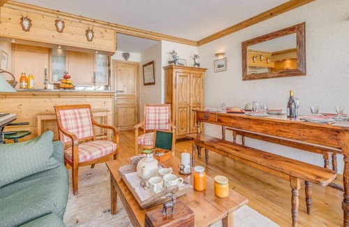 Tignes le Lac Apartment | 50m from ski slopes, 7th floor, view lake, balcony, tv, ski locker, 55m², Tignes