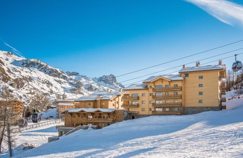 Les Boisses Apartment | 50m from ski slopes, 7th floor, fitness, swimming pool, sauna, hammam, balcony, tv, ski locker