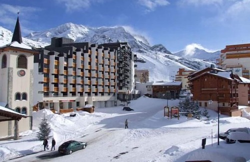 Val-Thorens Apartment | 50m from ski slopes, 2nd floor, fireplace or stove, tv, ski locker, 50m², Val Thorens