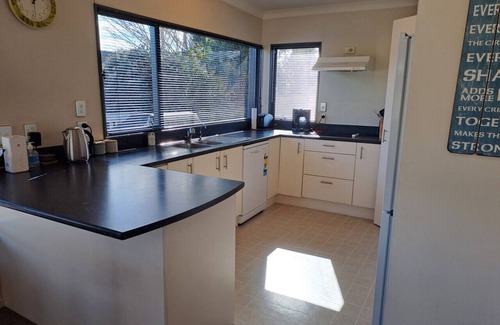 Two Mile Bay House | 52 Hawai Street, Taupo