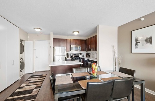 Downtown Chicago Apartment | 53 Floor MagMile Penthouse Views, Balcony, Pool