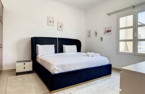 Dubai Investment Park Apartment | 5312 Lake Apartments · Spectacular One Bed in the Green Community