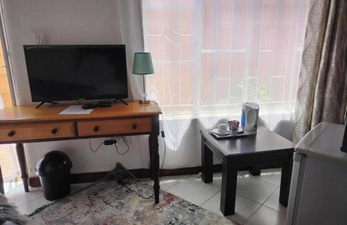 Sunnyside Apartment | 54 Brecher Budget Double Room #3