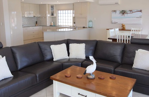 Harrington House | 54 Diamantina Circuit, Harrington cast a line from the back door step