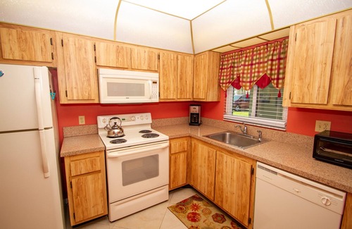Golden Gate Condo | 55+ Age Community Garden Condo 2 Bedroom 2 Bath