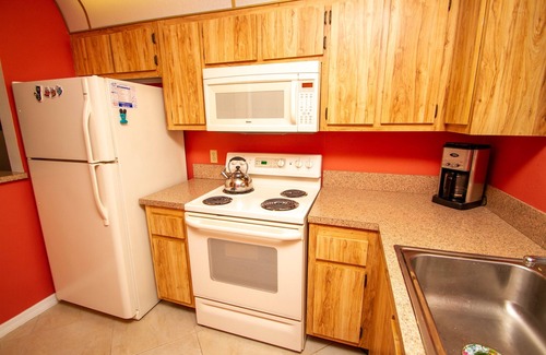 Golden Gate Condo | 55+ Age Community Garden Condo 2 Bedroom 2 Bath