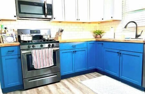 Royal Manor House | 550 Fenchurch - Ranch - Hot Tub