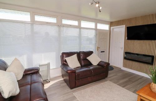 Chapel Saint Leonards House | 56 Cherry Park Chalet