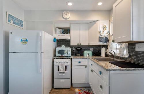 Wildwood Crest Apartment | 5600 Seaview Ave, Unit 34