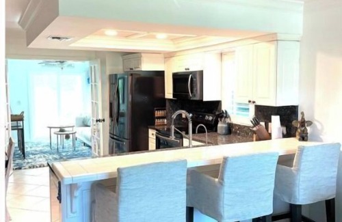 Naples Park House | 562 CASA BLUE - NEW INGROUND POOL 2023, LESS THAN A MILE FROM VANDERBILT BEACH