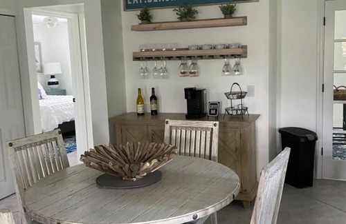 Naples Park House | 562 CASA BLUE - NEW INGROUND POOL 2023, LESS THAN A MILE FROM VANDERBILT BEACH