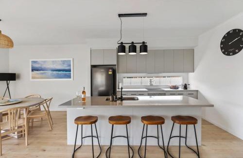 Middleton House | 57 Padman Crs Middleton -No Linen Included