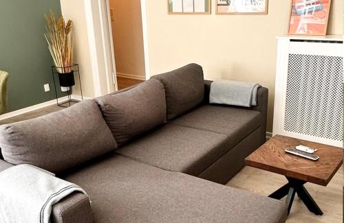 Vesterbro Apartment | 59m2 Aarhus Lejlighed i Gadeplan med Parkering lige udenfor