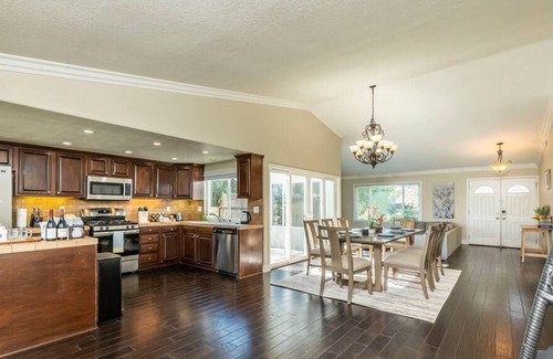 Yorba Linda House | 5B2B Home in quiet Neighborhood