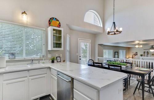 Draper House | 5BD Home w/ mountain view, board games, 30 min Ski