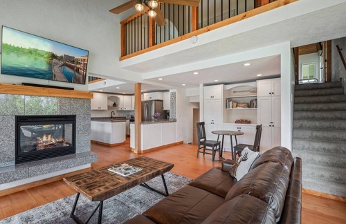 Sandpoint Condo | 5BR/3BA Lakeside Escape –Walkable to Downtown Sandpoint & Minutes to Schweitzer